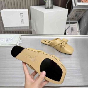 B8118220 Sola de borracha (sola de couro genuíno 3370260) chinelos do site oficial da Loewe tamanhos 35-43. 8