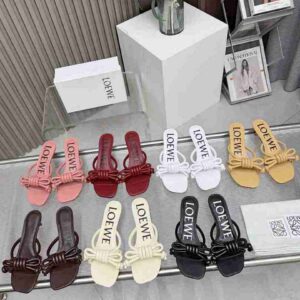 B8118190 Sola de borracha (sola de couro genuíno 3370220) Laço Loewe 🎀 Chinelos de salto gatinho, tamanhos 35-43. Altura do salto 4,5 cm. 2