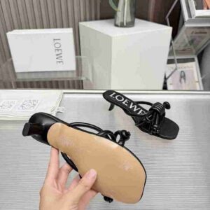 B8118190 Sola de borracha (sola de couro genuíno 3370220) Laço Loewe 🎀 Chinelos de salto gatinho, tamanhos 35-43. Altura do salto 4,5 cm. 8