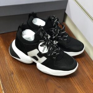 TENIS HOGAN INTERACTION