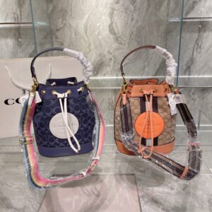 BOLSA COACH DEMPSEY BUCKET