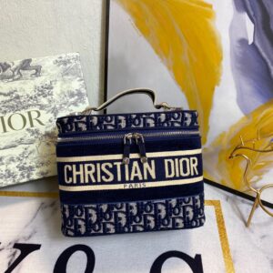 DIOR CASE VANITY