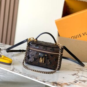 LOUIS VUITTON VANITY CHAIN POUCH