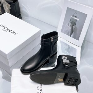 BOTA GIVENCHY CANO MEDIO
